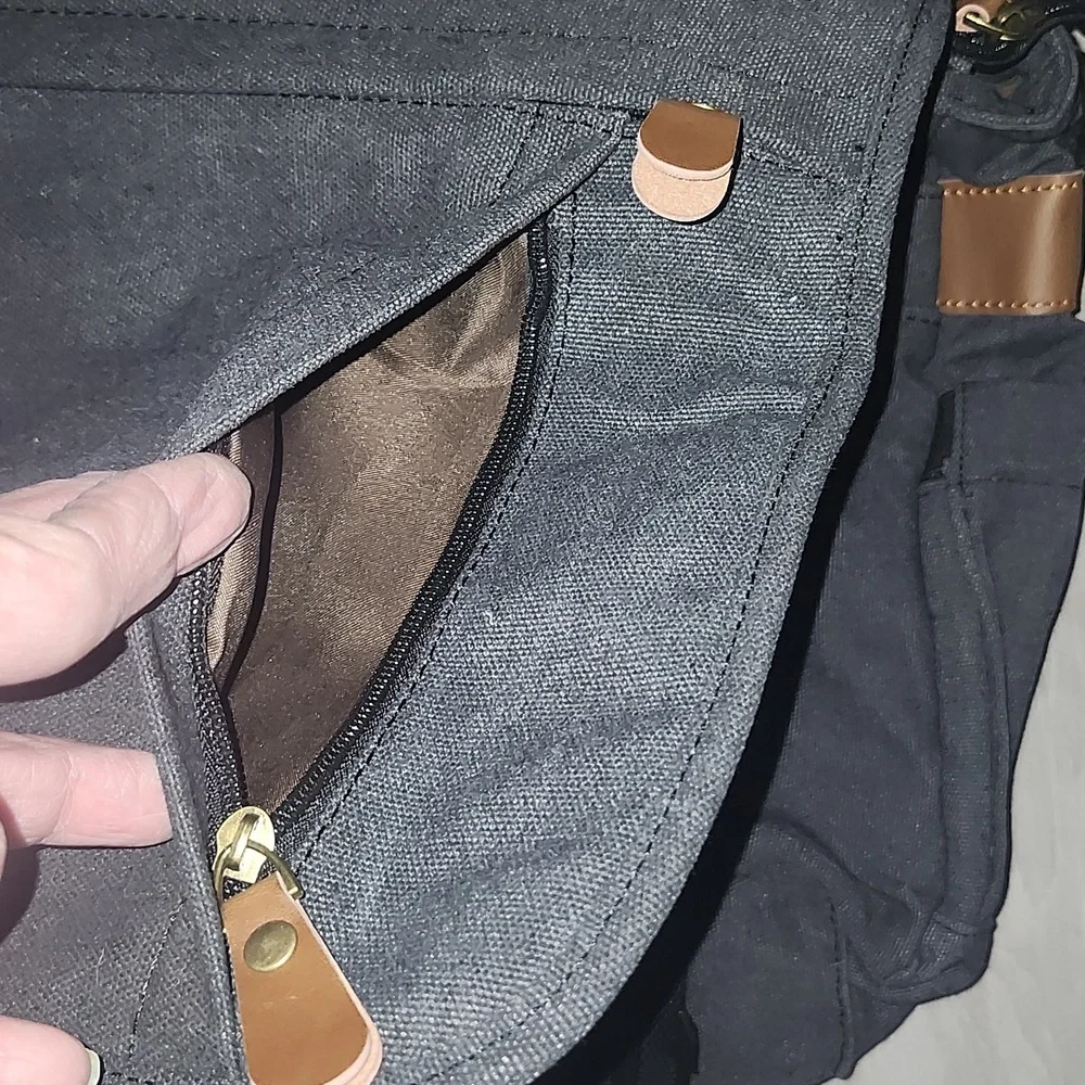 Rainsmore Messenger Bag